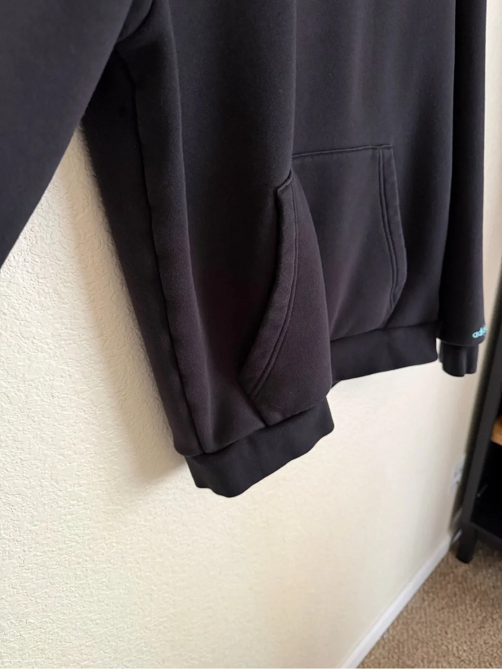 Adidas originals Men’s Soccer Graphic Hoodie Sweatshirt S Black